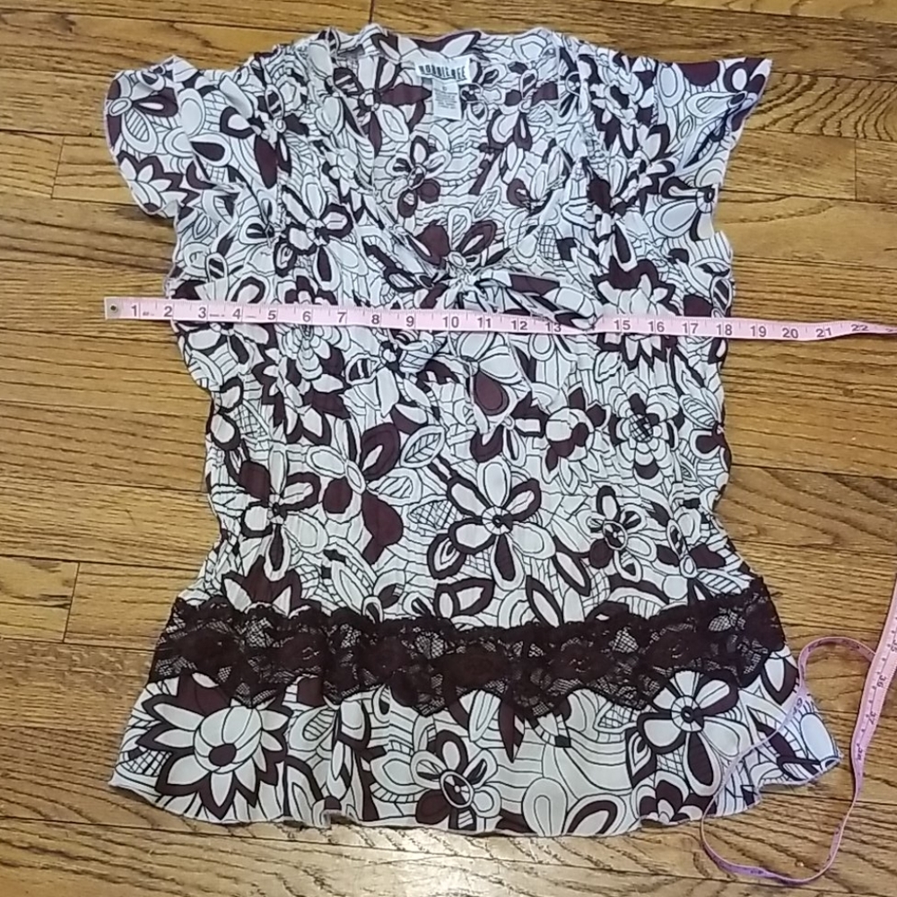 Robie Bee Skirt and Blouse Set - Picture 8 of 10